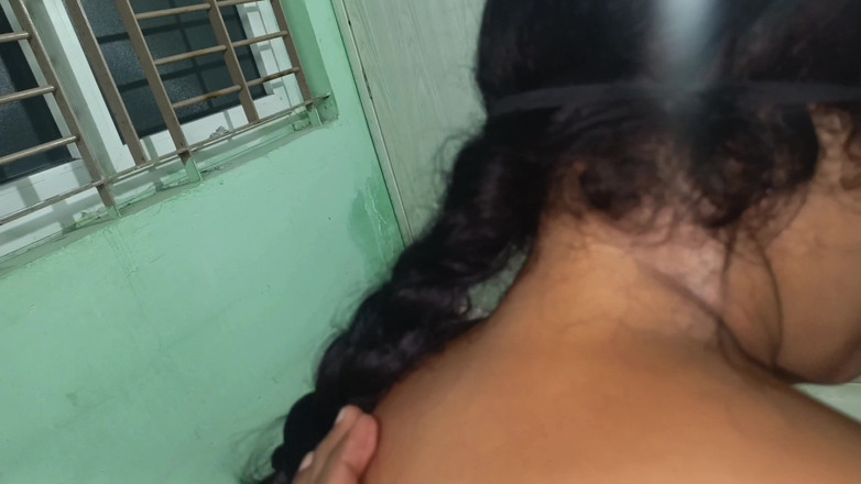 Pushpa studio: 出轨人妻和经理睡一张床