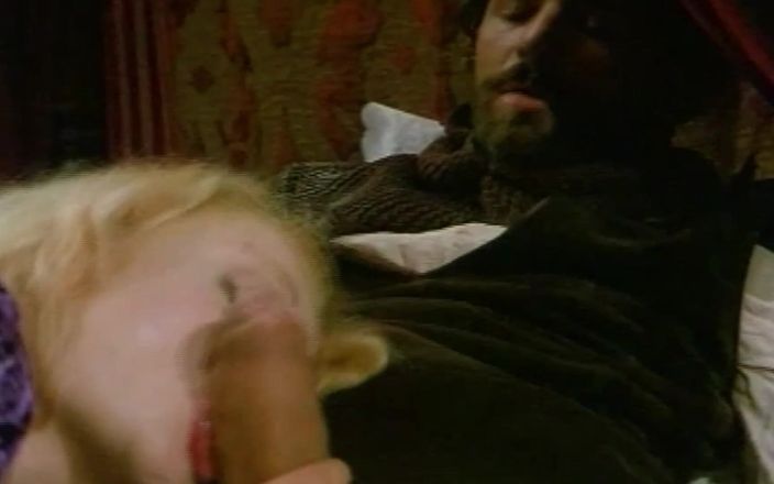Inhonorof porn: Rossana doll'un sıkı götünde büyük bir yarak