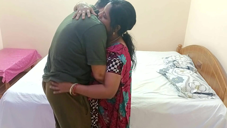 Popmini: Une voisine mignonne et sexy mariée à Seema la bhabhi se...
