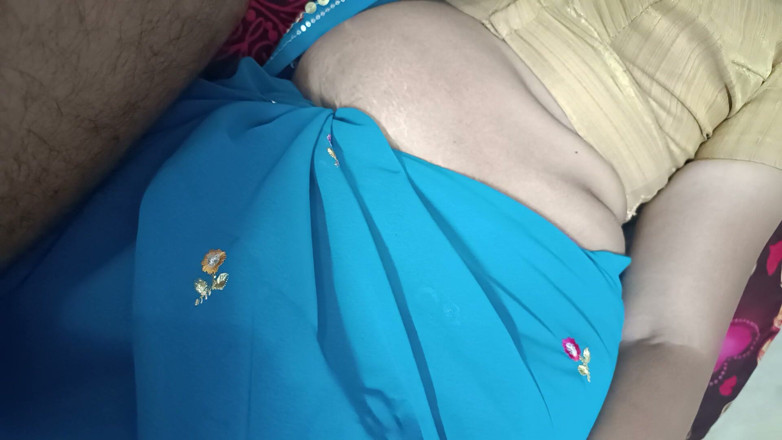 Desigirlsiri: Desi Indian Hot Stepsister Fucking While No One in Home...