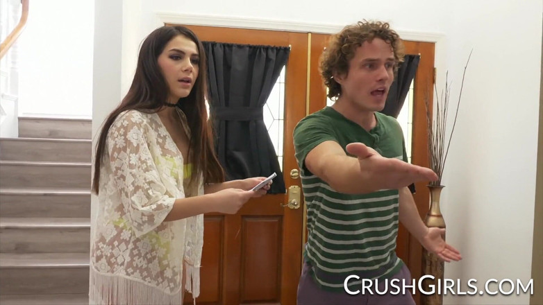 Crush Girls: Crush Girls - Kenzie Taylor và Valentina Nappi đụ hàng xóm của...