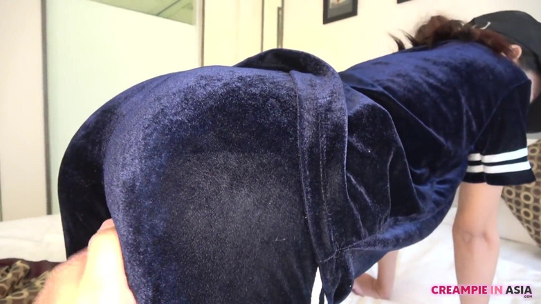 Creampie In Asia: Titty jebanie, a potem oklep