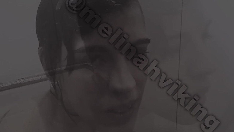 Melinah Viking: Luv Me湿了