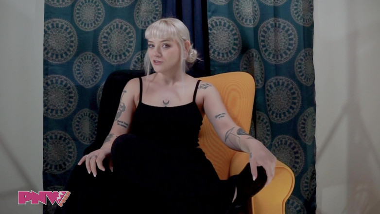 PNW Porn: Intervista di naomi nash più gioco da solista