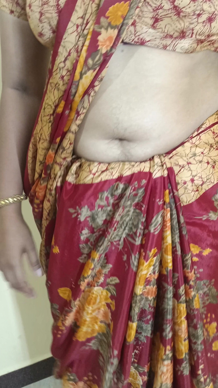 Inba: लाल रंग की साड़ी धोखेबाज गृहिणी 1