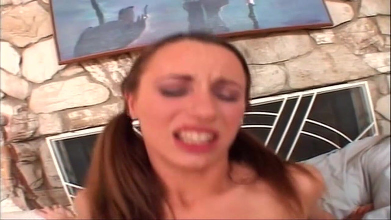 VHS-Vixxxen: Pengantin keriting membiarkan segalanya dilakukan padanya