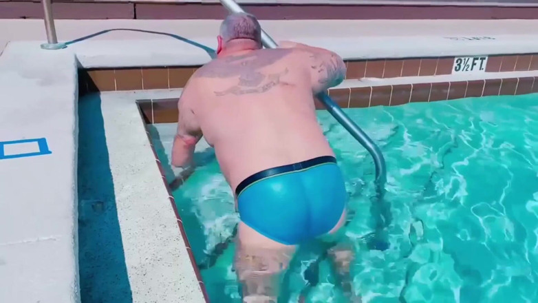 Hand-Free-Daddy-Chub: Kompilace taťkova nezbedných býků, koulí, ptáka a díry pro vaše...