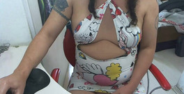 Nikki Montero: Sexy šaty masturbují na camshow