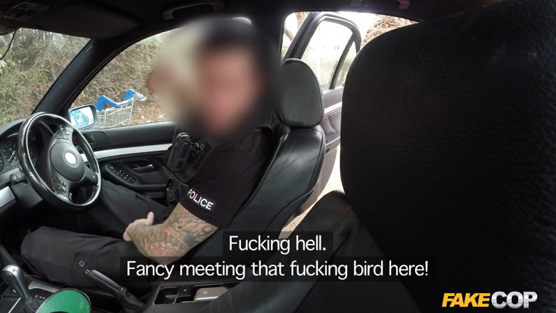 Fake Cop: Faux flic - une blonde à forte poitrine se fait baiser dans...