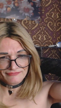 Eintrag von einer privaten Anzeige. Iris wurde in Privat gekauft. Tanzen und ausziehen. Voll bloßgestellt