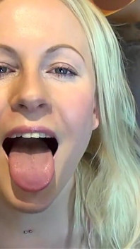 Éjaculation dans ma bouche
