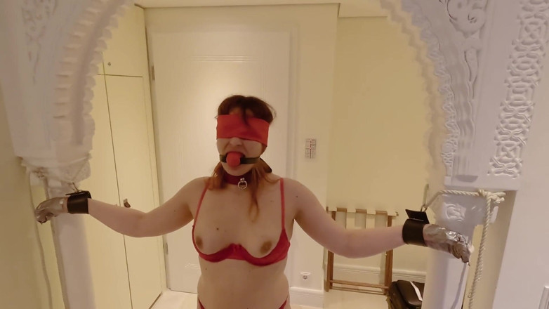 Elena917: Bondage, mordaza, cinta adhesiva y pinza en la nariz