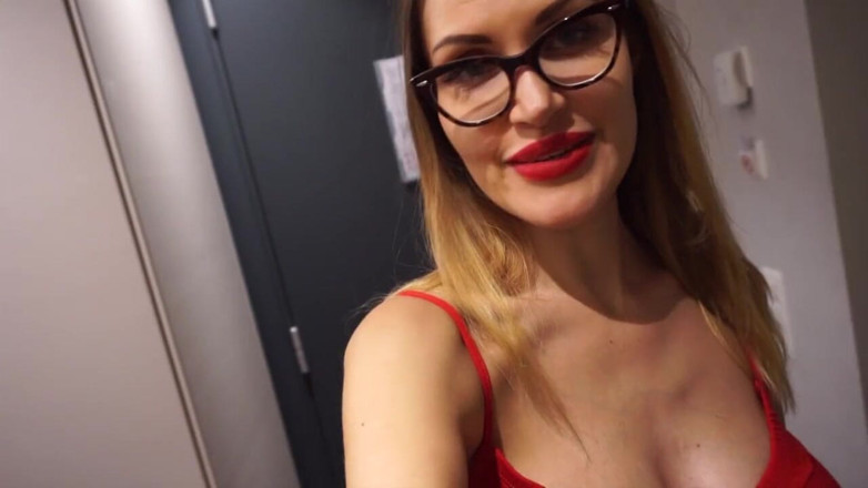 Lady Mesmeratrix Official: Diva del Tubo pokazuje swoje piersi wankers