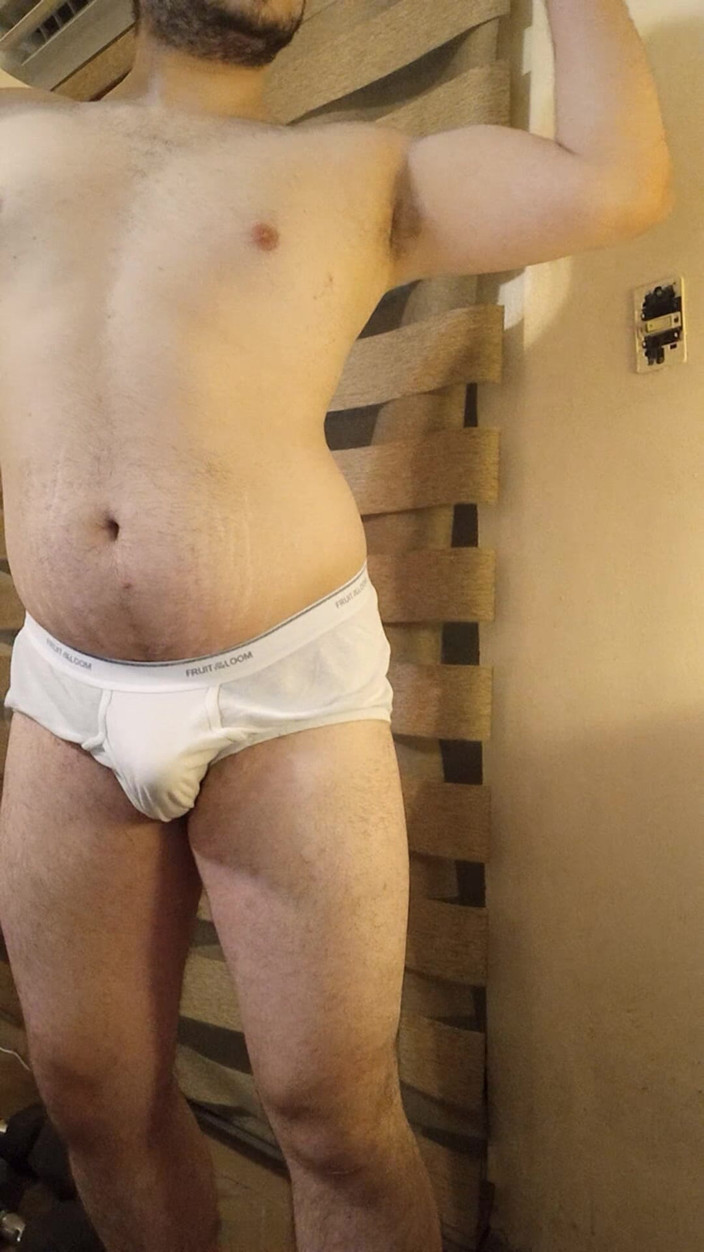 Himbo_Fox: Lo stallone muscoloso gioca con il suo rigonfiamento e i...