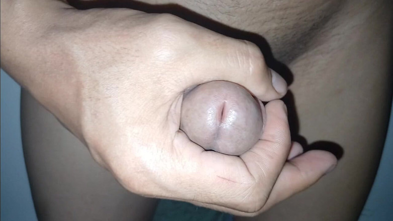 Amazingbeautycum: 자동차 정비사와 자위하면서 부드러운 부위를 찾기