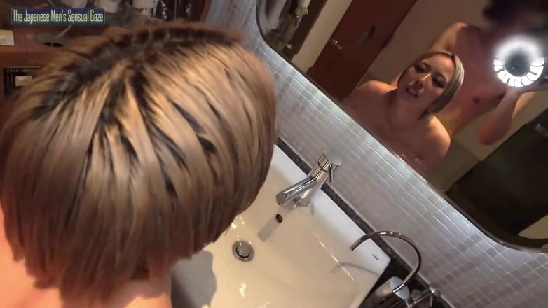 Jap Porn Project: Glam Strike: o frumusețe întunecată cu părul auriu care îl conduce spre...