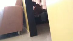 Mon cocu me regarde baiser avec mon voisin le matin