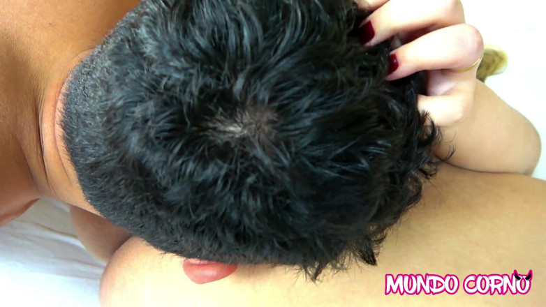 Mundo Corno: ภรรยาอ้วนทำตามความต้องการของสามี