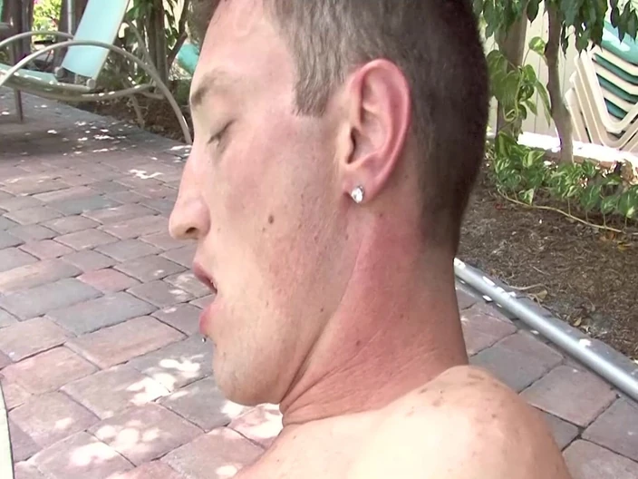 SEXUAL SIN GAY: Cruising holidays scene-1_gay amici si succhiano i a vicenda in...