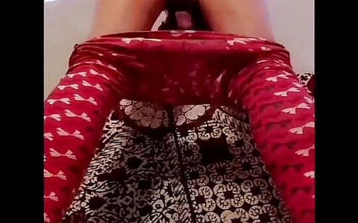 Lizzaal ZZ: Ass teasing in my red stretch pants