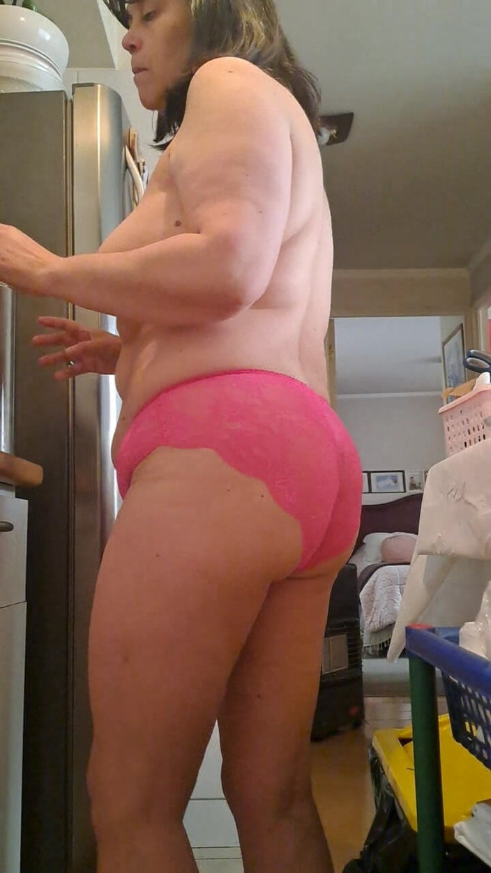 Mommy big hairy pussy: Quelque chose de tout et en transparence