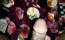 Satin and silky: Satijnen zijden aftrekbeurt porno - aftrekken met satijnen pak met bruine...