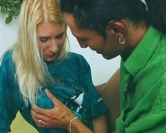 Tysk blond docka njuter av hett knull