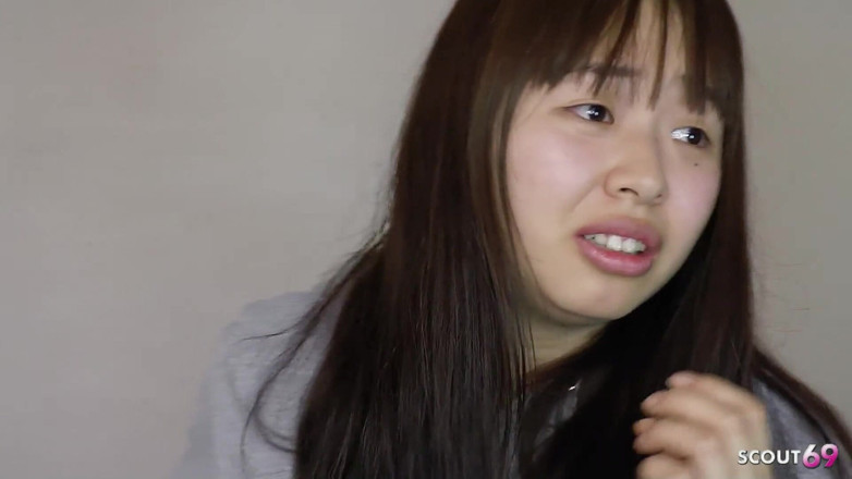 Asian porn collection: Dünner japanischer college-teenager Shino vom lehrer vor gruppe unzensiert gefickt