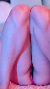 เธอโชว์หี นั่งรูดหี แล้วเย้ายวนกล้อง