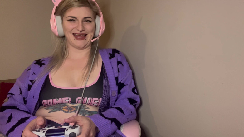 EeveeXo: Gamer Girl Hairy Armpit Worship
