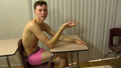 Teach Twinks: हंटर ने अपने फ्रेंच टीचर पर क्रश किया