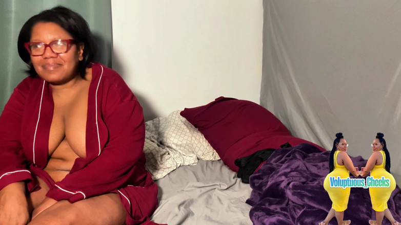 Voluptuous Cheeks: Edepsiz Film Nite 1