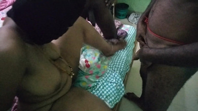 Tamil lesbian: Pilih Posisi untuk Seks Berkumpulan