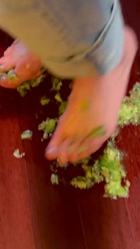 Squishing i miażdżące; Wideo fetysz stóp