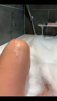 I Bet You Wanna Stay Beside the Bathtube on Your Knees and Hope to Wipe the Foam From All My Body