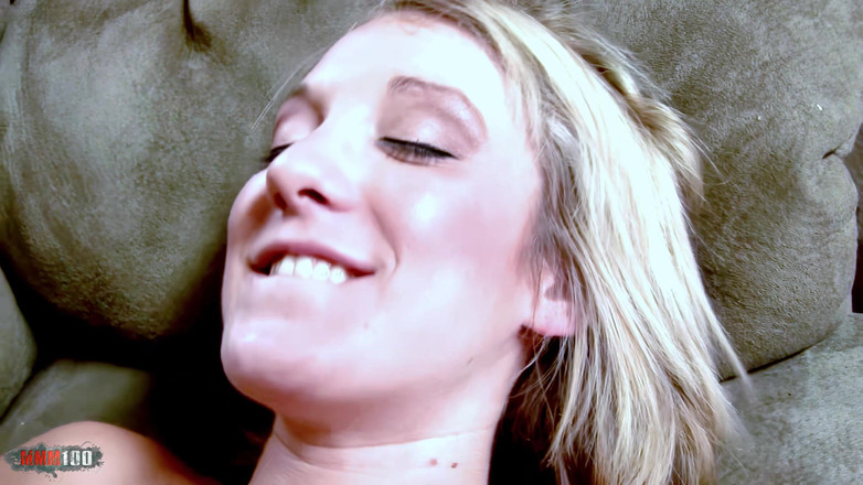 Porn-World: Amy Brooke: komşu kız yüzüne boşalmayı seviyor