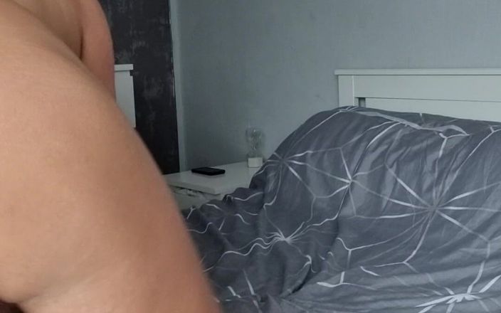 gaynaughtywelsh: 내 의붓형제 후장 구멍에 장난감을 사용