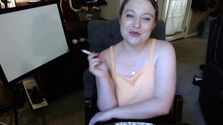 Mistress Michella Marijuana: La amante fumadora hace una doble sesión