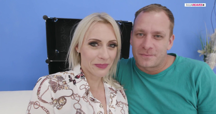 Cuckold Fuckers: Una cagna bionda scopa davanti agli occhi della sua amica