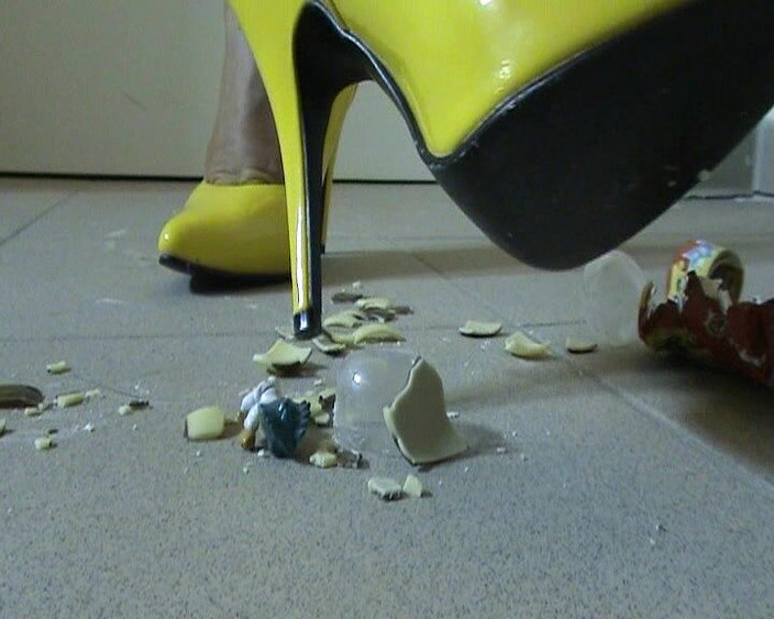 Anna Devot: Annadevot - rozdrcené vejce