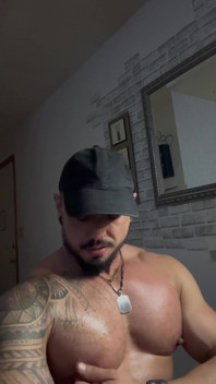 Estou aqui para me mostrar. Levante-se e assista-me até o fim.