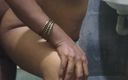 Funny couple porn studio: Tamil karı koca banyoda romantizm