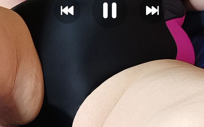 HerculesnVENUS: Je to tlustá narozeninová kundičku, která má ráda cumming alot