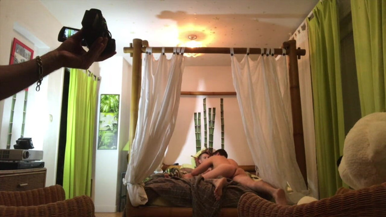RAW PORN SPY CAM: Straigh boy fucked bareback by his friend in the bathroom