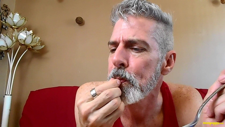 Man Puppy: Riesen-stiefvater teilt seine müsli mit dir - papi riese 5