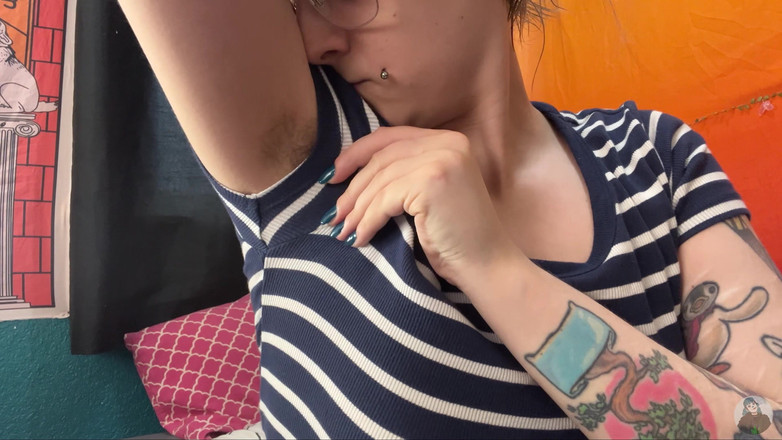 Alice Bean: Quần lót ướt át