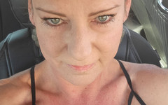 EliteLadyS: Kontrola teploty kundičky Masturbace v práci