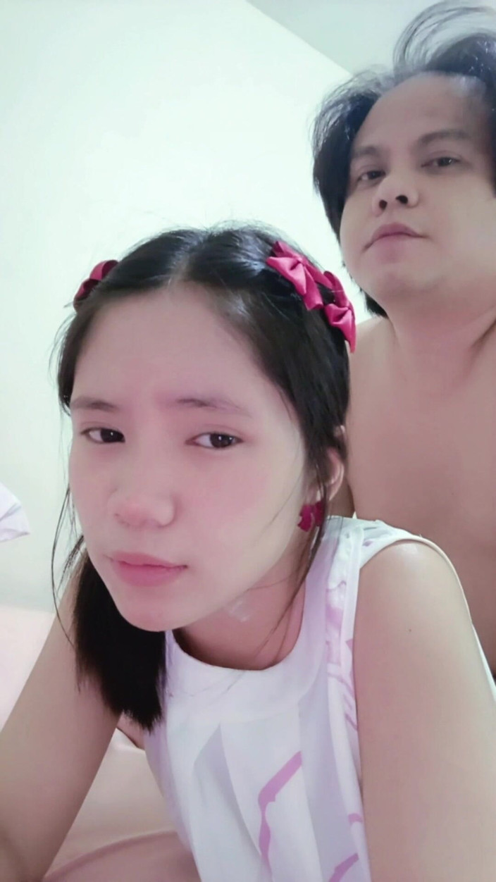 HiddenVibes69: ลูกพี่ลูกน้องสาวเงี่ยนดูดควยและน้ําเงี่ยนไหลเยิ้มของฉัน