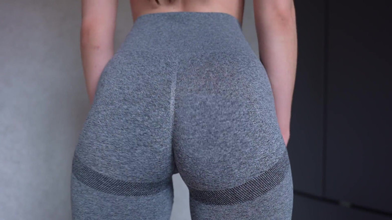 Tori Diamond: Tight Yoga Pants Try on