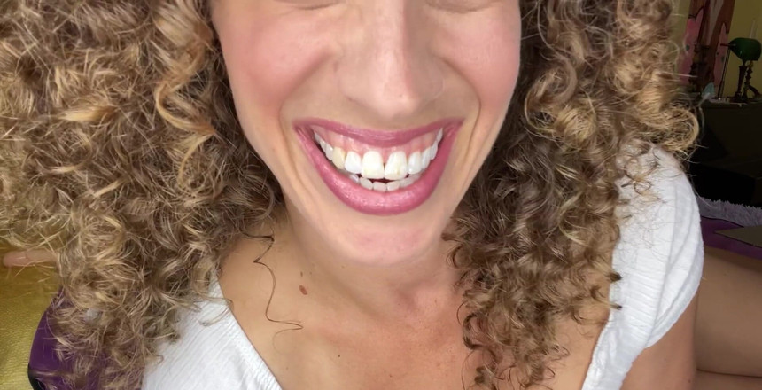 VibeWithMommy: ママJOIが私のオマンコに精液の水たまりを作りに来て!